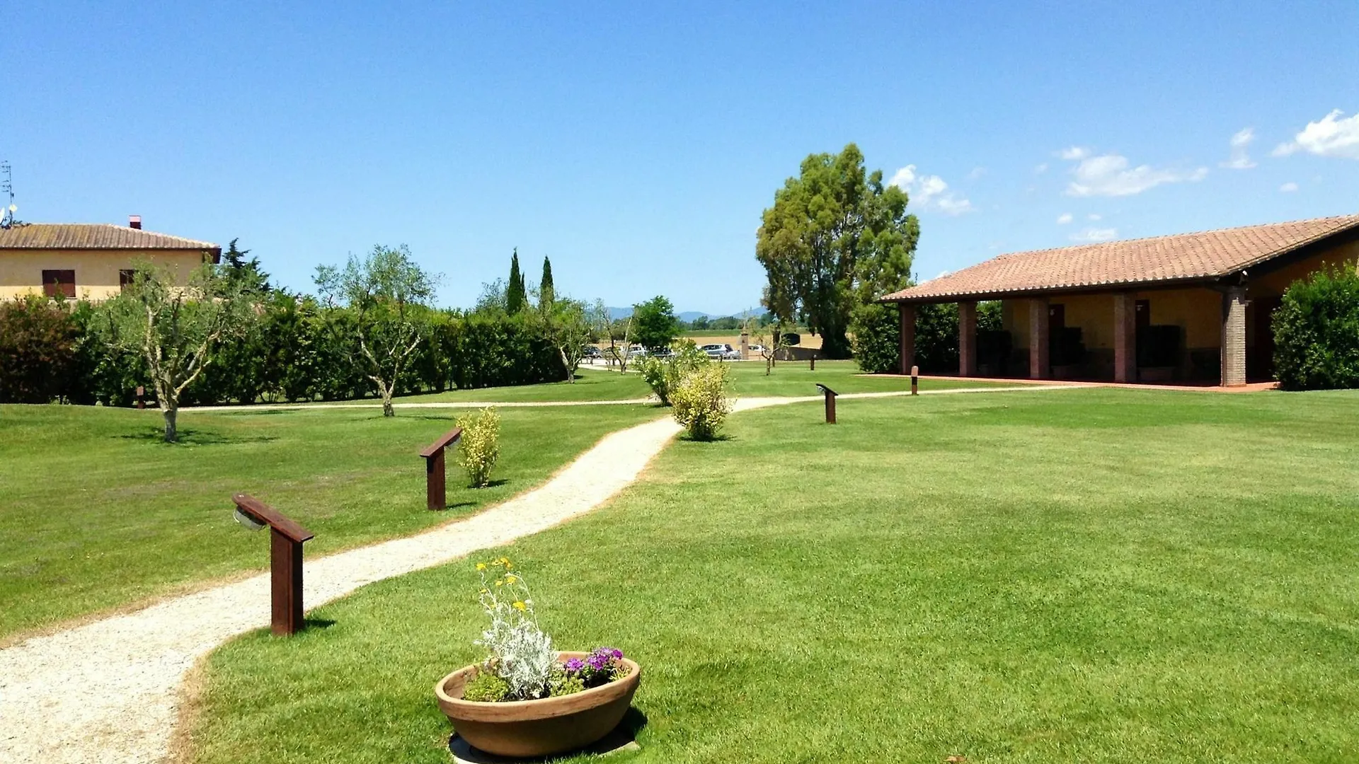Agriturismo Giuncola & Granaiolo Rispescia 0*,